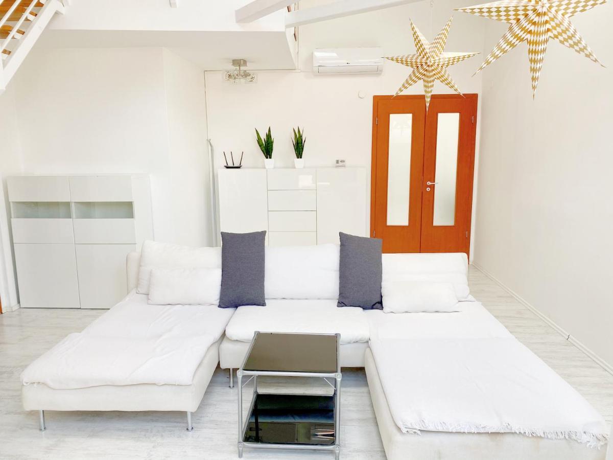 Loft With Rooftop And Free Parking In Garage บูดาเปสต์ ภายนอก รูปภาพ