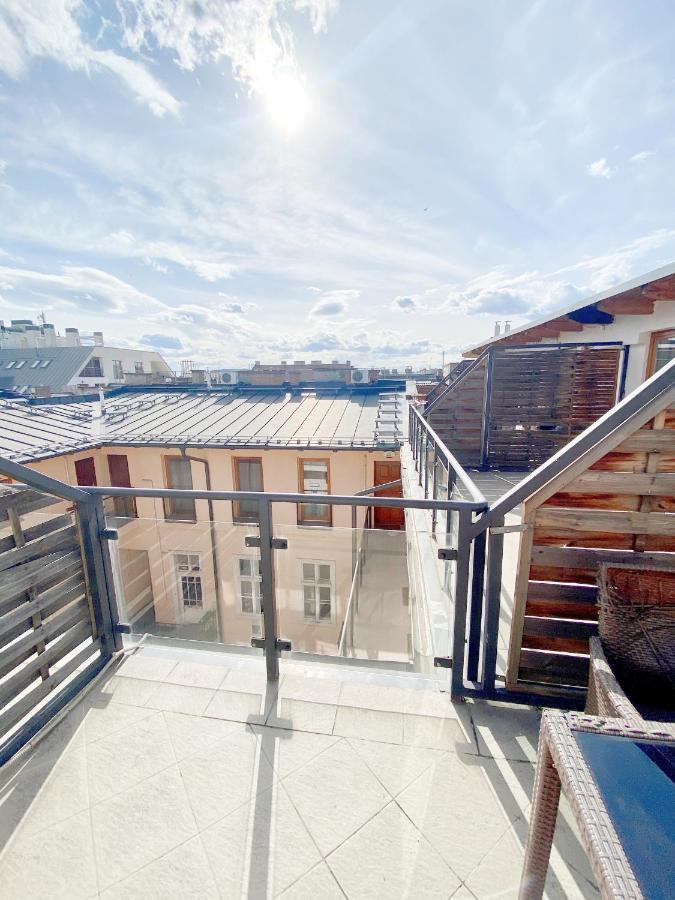 Loft With Rooftop And Free Parking In Garage บูดาเปสต์ ภายนอก รูปภาพ